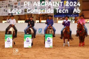 Leia mais sobre o artigo Paint Horse segue em ascensão e anuncia o Nacional e Potro do Futuro de Laço Comprido 2025A Associação Brasileira do Cavalo Paint (ABCPaint) mantém sua tradição de apoiar e realizar grandes eventos de norte a sul do País, reafirmando a força da raça no cenário equestre nacional.Depois de marcar presença em feiras de referência, como a Expointer, e logo após a realização do Campeonato Nacional da Raça, a entidade já anuncia a próxima grande parada: o 26º Campeonato Nacional e o 22º Potro do Futuro de Laço Comprido.📅 Data: 03 de dezembro de 2025📍 Local: CLC – Coliseu do Laço Comprido | Campo Grande – MSO evento, que se consolida como um dos mais importantes da modalidade no Brasil, reunirá animais nascidos entre 01/07/2021 e 30/06/2022 e promete mostrar, mais uma vez, a versatilidade, a funcionalidade e a beleza do Paint Horse em pista.De acordo com a diretoria da ABCPaint, a sequência de compromissos nacionais reforça o trabalho de fomento que vem sendo conduzido e que faz da raça um verdadeiro fenômeno em crescimento. “Cada evento realizado comprova que o Paint Horse está cada vez mais forte, conquistando novos adeptos e ocupando espaço em diferentes regiões do País”, destaca a associação.Com um calendário intenso e participações de peso, a ABCPaint reafirma seu compromisso em dar visibilidade à raça e valorizar criadores, competidores e apaixonados pelo cavalo Paint. – ABCPaint